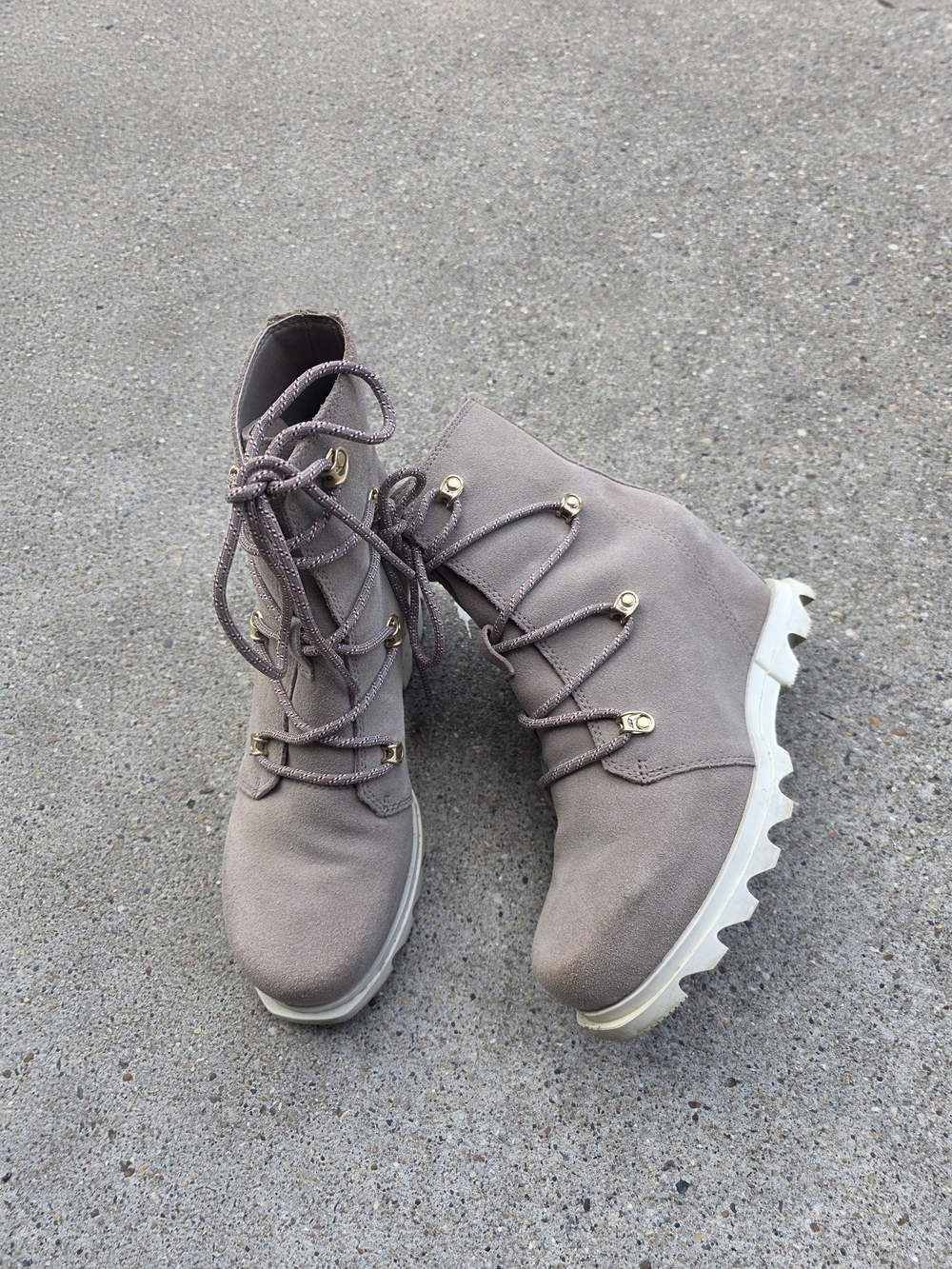 Sorel Joan Artic  Taupe Lace-Up Wedge Ankle Boot Women 8